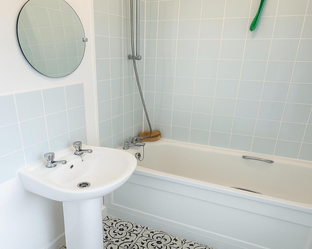 33m Near Canary Wharf Londres